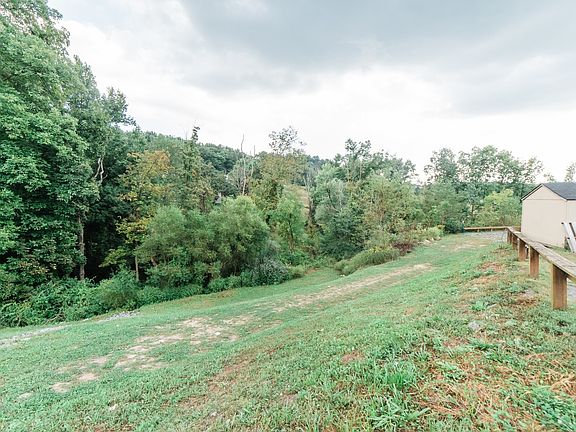 3rd image of 100-1400 Pinnacle Heights Dr #522