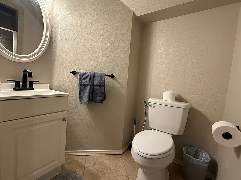 809 Almadin — Photo 23