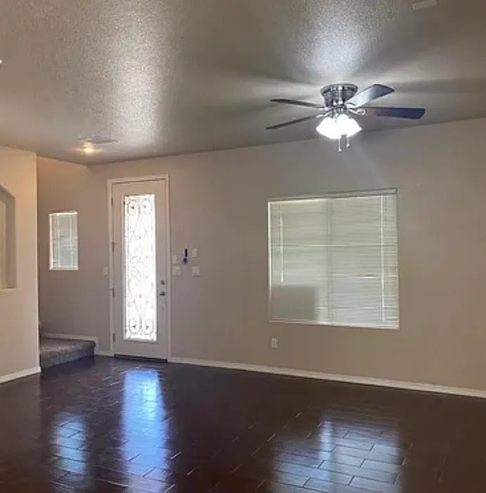 3 bed, 1776 sqft, $2,150 — Photo 4