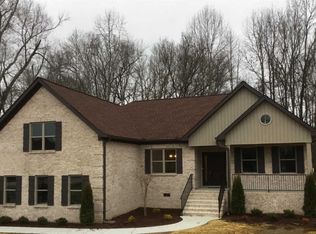 1001 Bending Chestnut Dr, Mount Juliet, TN 37122