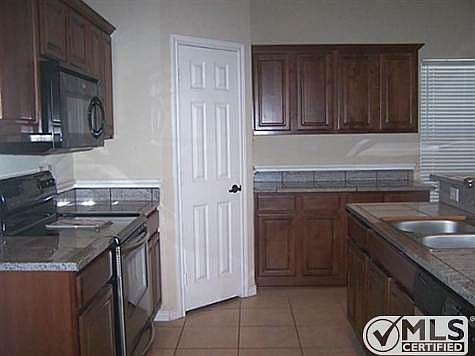 4th image of 8025 Mickey St