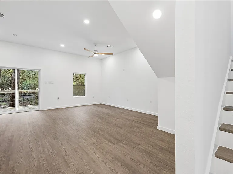 26 Wood Glen Dr — Photo 2
