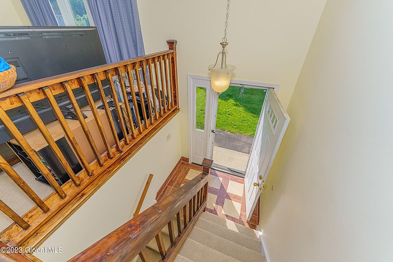 3rd image of 11 Andree Court