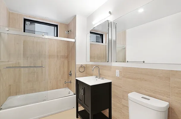 Rented by REZI | media 16