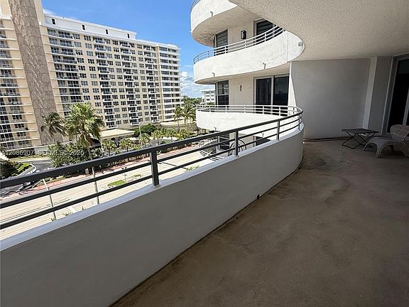 5th image of 5555 Collins Ave APT 7Z