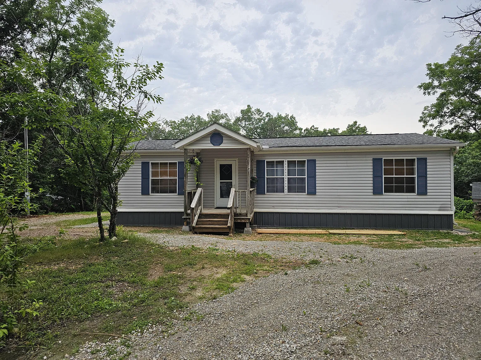 3 bed, 1232 sqft, $1,800 — Photo 1