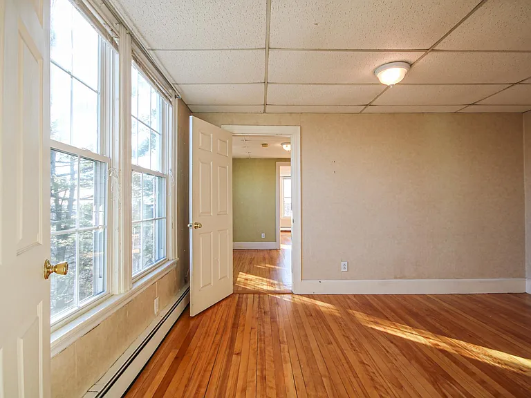 29 Saint Lawrence St #2 — Photo 10