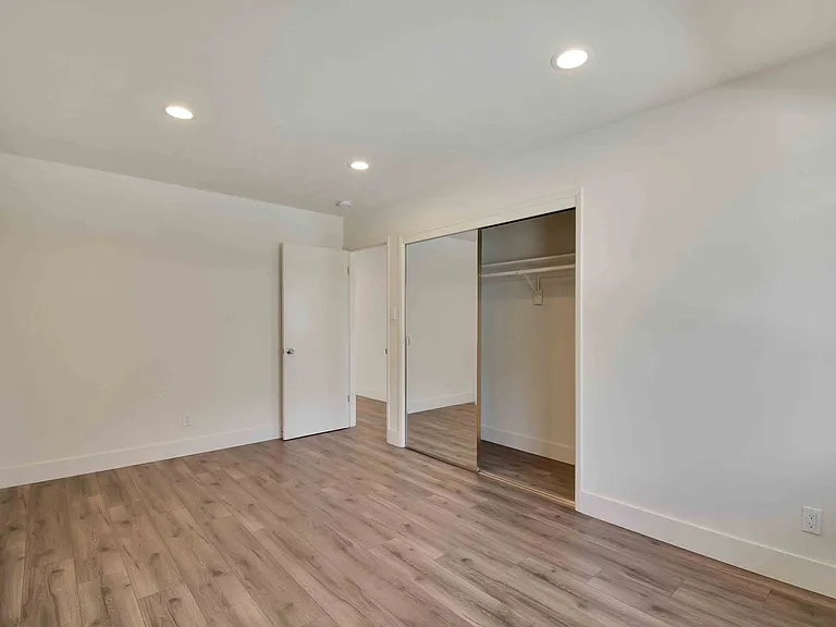 1140 E22nd Street — Photo 8