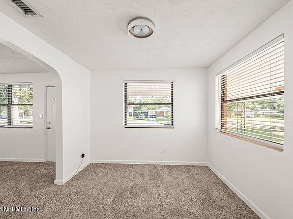 4th image of 5248 ROYCE AVE Avenue
