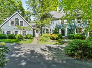157 Old Farm Rd S, Pleasantville, NY 10570