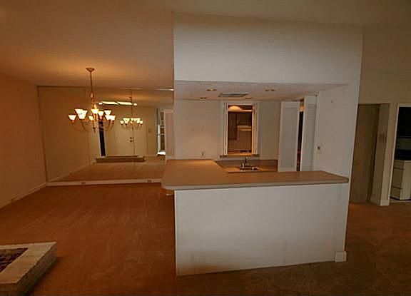 4th image of 1610 Banbury Ln