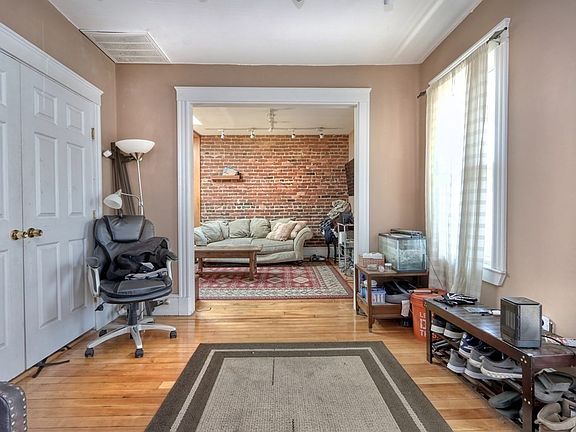 3rd image of 373-379 Walden St #379-5