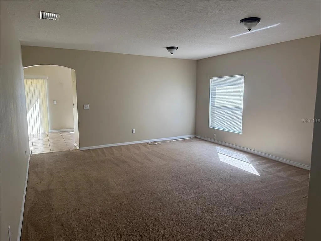 4 bed, 2.5 bath, 2063 sqft, $2,350 — Photo 2