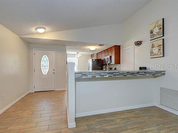 3rd image of 786 Arthurs Ct