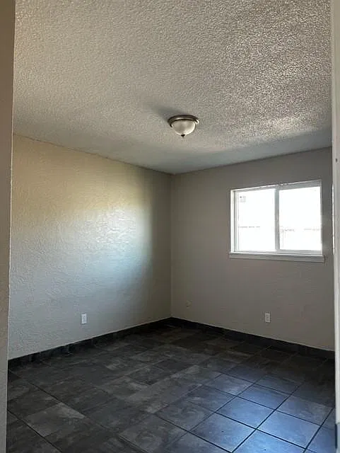 2 bed, 900 sqft, $785 — Photo 4
