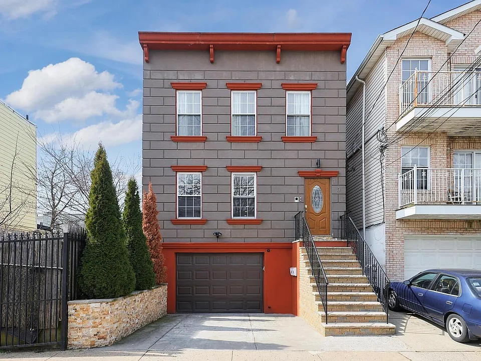 131 Armstrong Ave #1