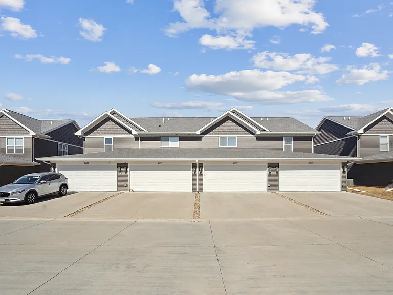 2217 Saint Andrews Dr — Photo 27
