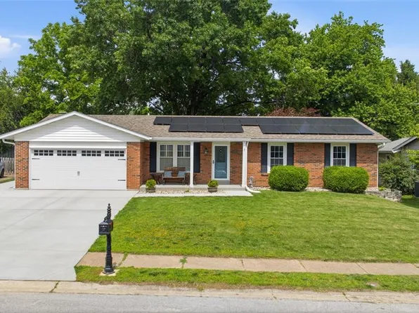 921 Picardy Ln, Saint Charles, MO 63301