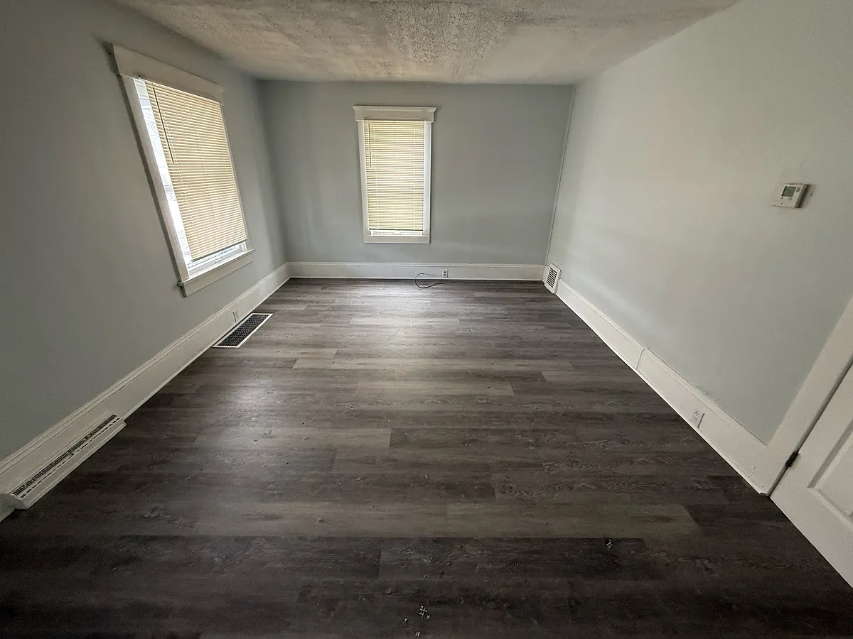 Livingroom - 521 Columbus Ave NW #1