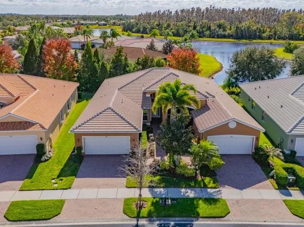 15816 Aurora Lake Cir, Wimauma, FL 33598