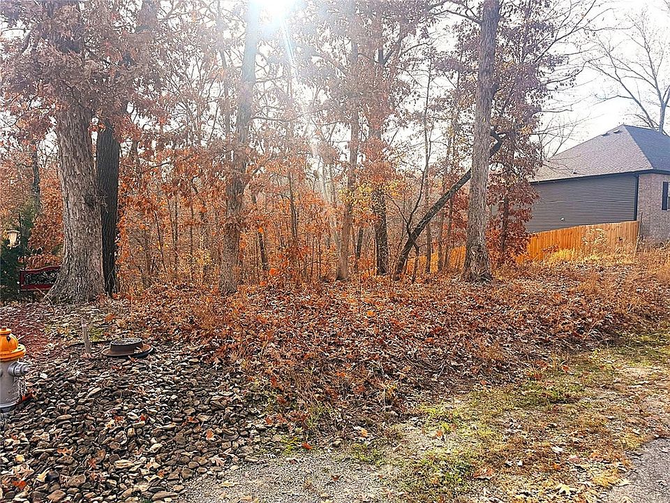 2nd image of 14 Ayton Ln #18