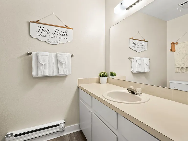 1209 W Plum St #B11 — Photo 12