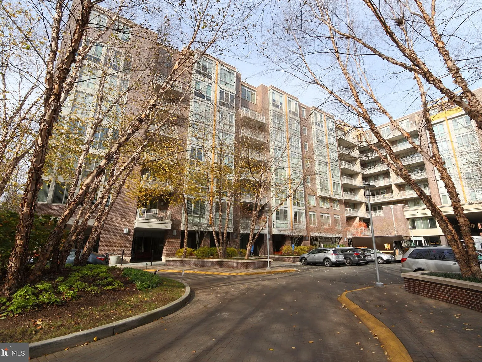 Byron Condominium — Photo 1