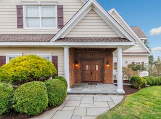 586 Bridgeview Pl, Stratford, CT 06614