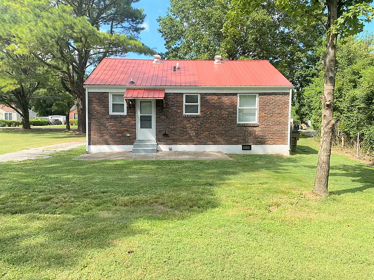2841 Colonial Cir — Photo 17