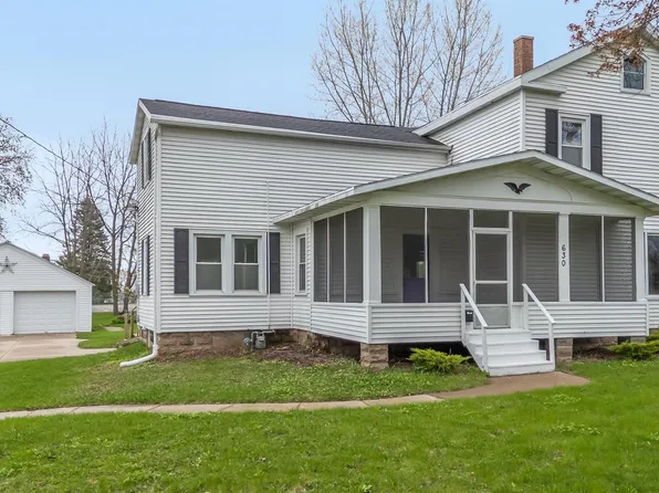 630 Madison Ave, Omro, WI 54963