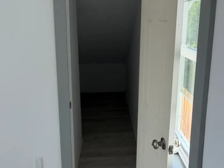 907 E Chocolate Ave #B — Photo 5