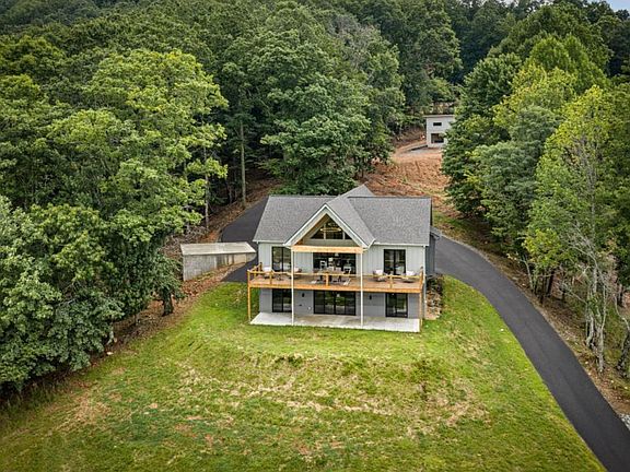 3rd image of 261 Big Valley Dr