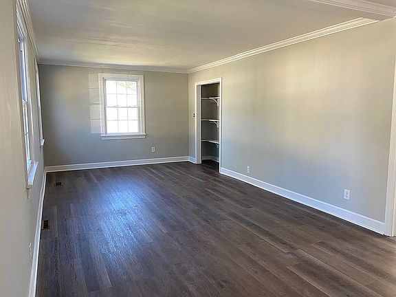 5th image of 306 Grove Ave
