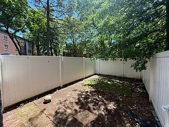 195-60A Peck Avenue
