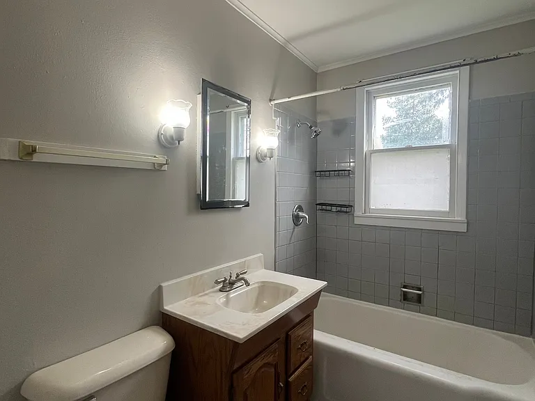 225 E Parkway Ave #1 — Photo 8