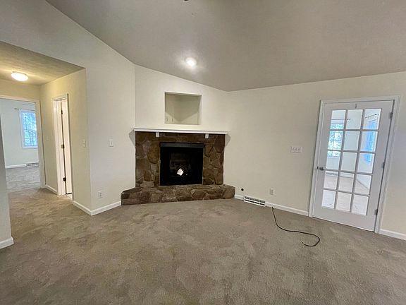 4th image of 98 Russell Springs Dr