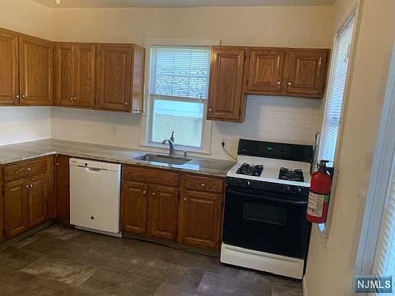 2nd image of 68 Magnolia Ave #62