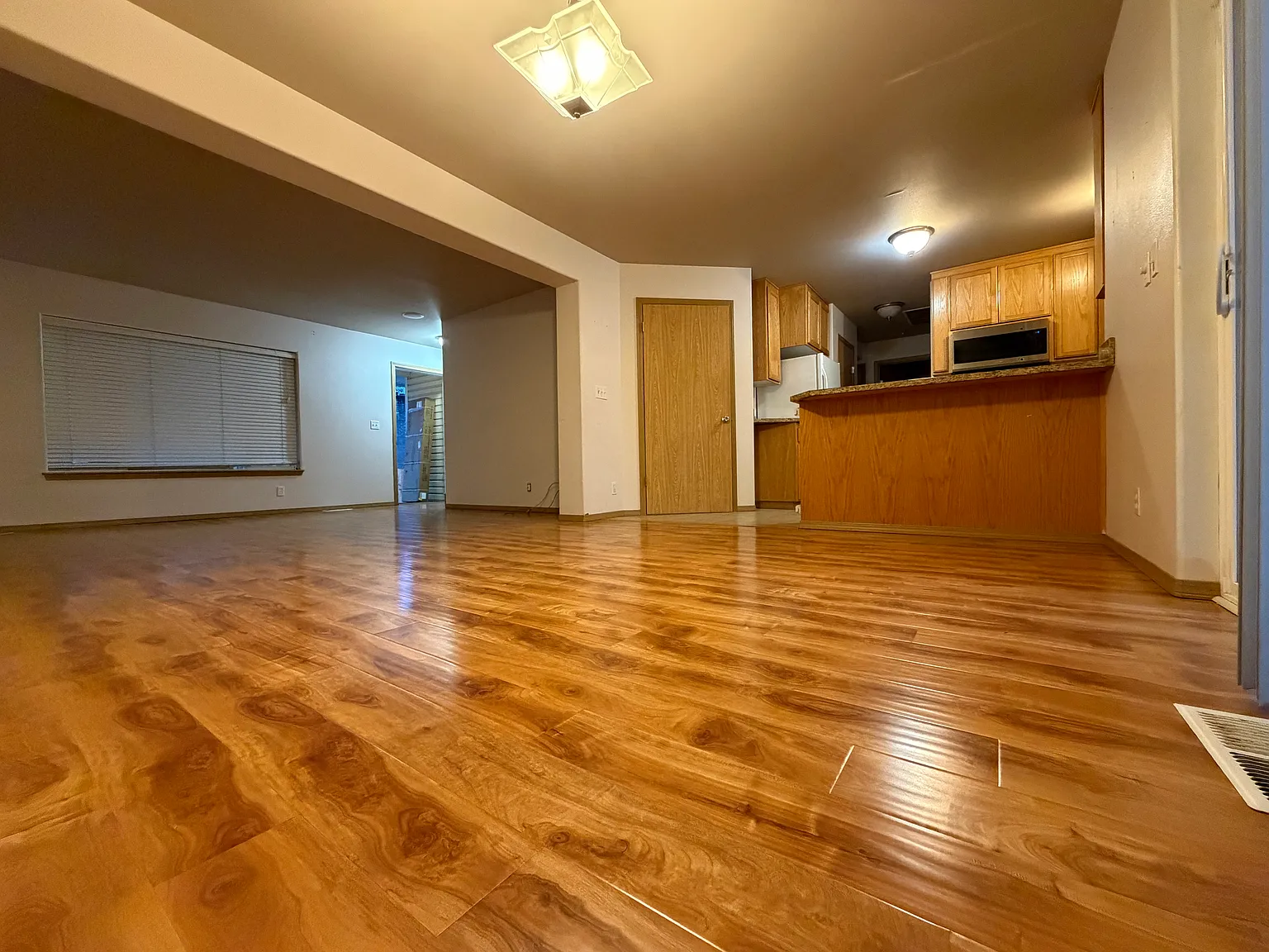 3 bed, 2.5 bath, 1600 sqft, $2,945 — Photo 3