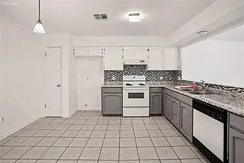 2 bed, 1240 sqft, $1,695 — Photo 4