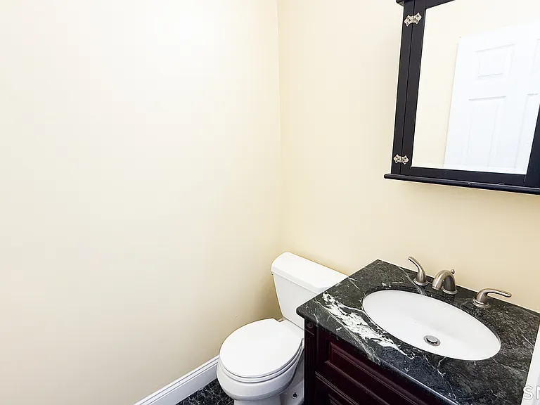 271 Seaside Ave #A — Photo 12