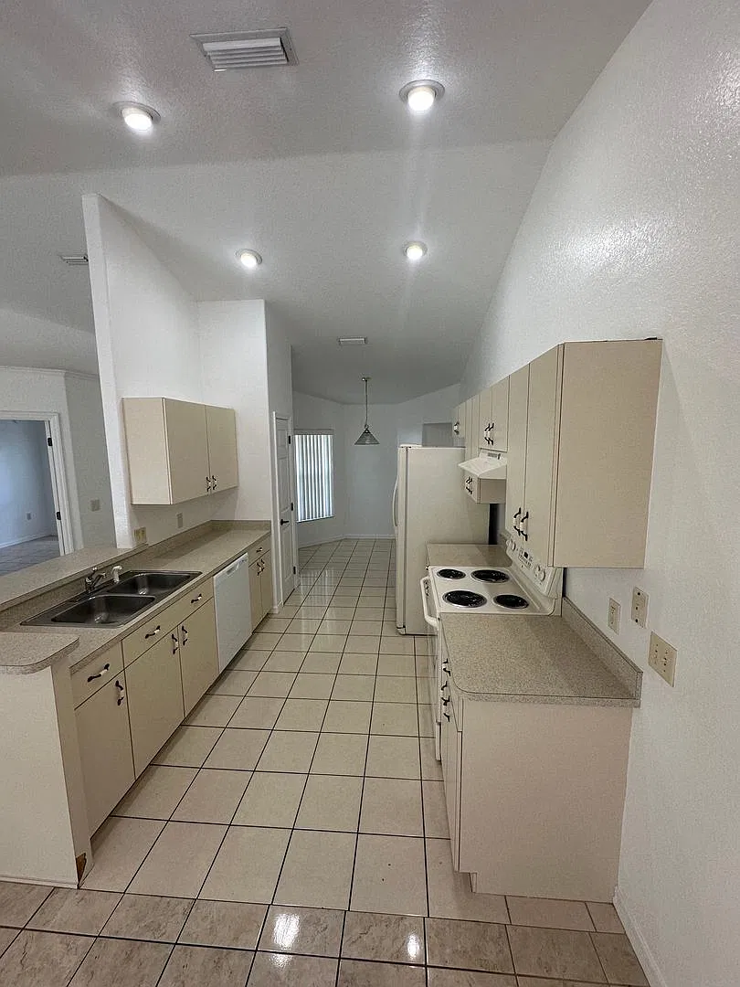 Timberwalk House For Rent — Photo 2