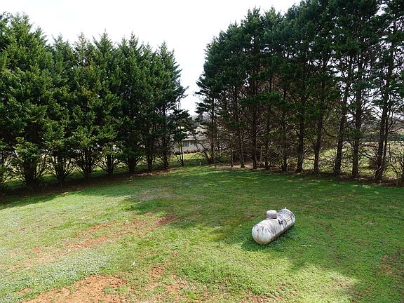 4th image of 1968 Crestdale Ln
