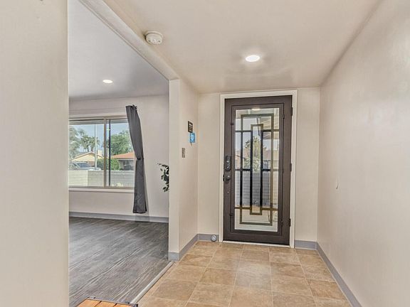 4th image of 1922 E Laguna Dr