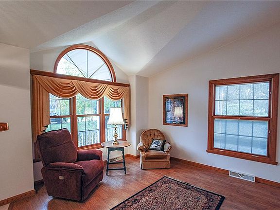2nd image of 5466 Woodlawn Dr