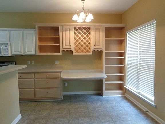 5th image of 1110 California Dr
