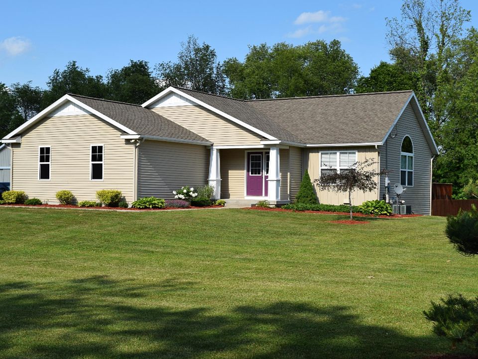 1st image of 13800 Wintervalley Dr NE