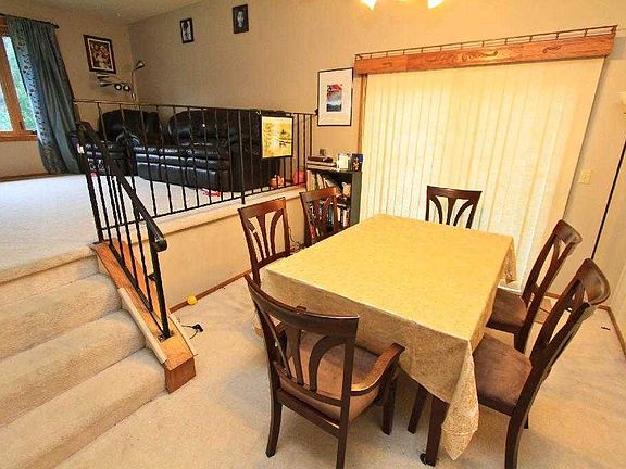 5th image of 1040 Tamarack Ln