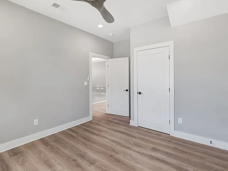 912 S 13th St — Photo 14