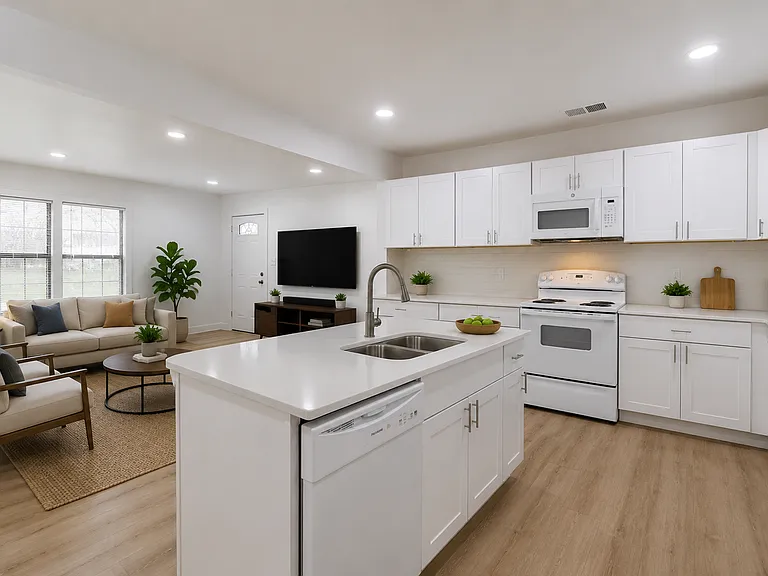 912 S Armstrong Street 731 W — Photo 2