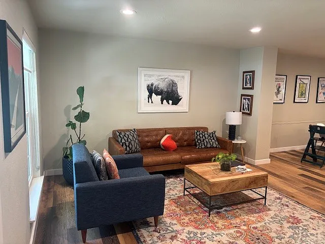 4 bed, 2715 sqft, $3,250 — Photo 4